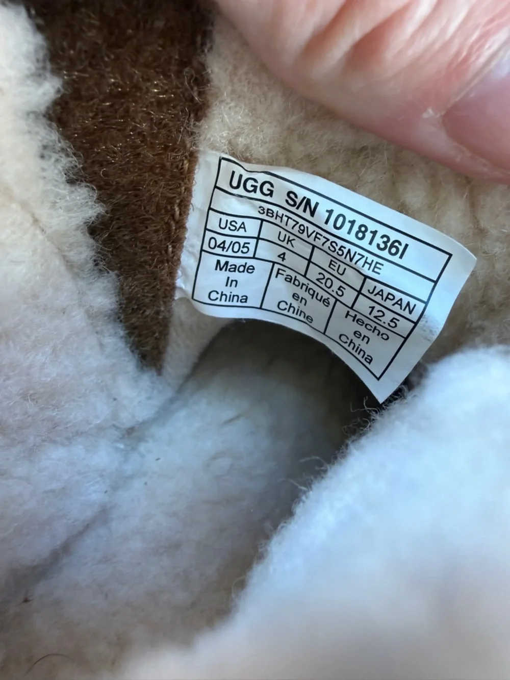 UGG infant baby Chestnut Suede Shearling-Lined Booties with button 4/5